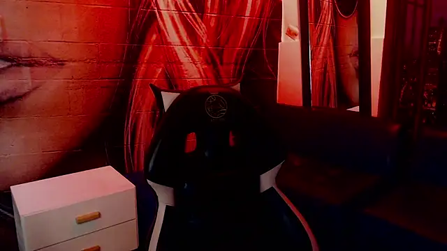 Snapshot of Rouse_darkk chatting on 04.19.26 Rouse darkk online show from 04.19.26