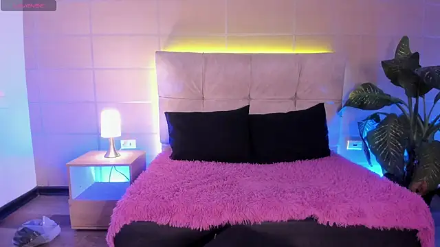  michonne  online show from 11.05.25