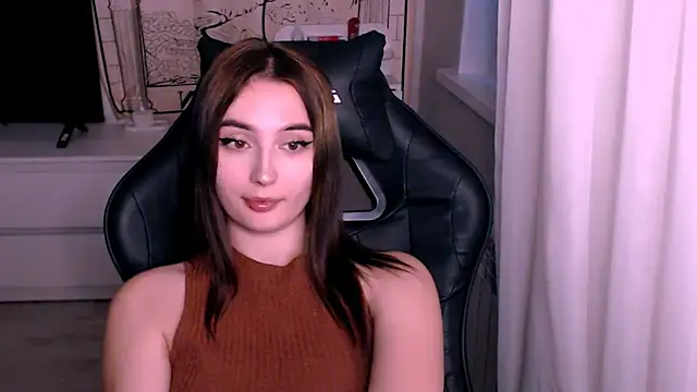 Snapshot of beauty_blonde chatting on 10.04.25 beauty blonde online show from 10.04.25