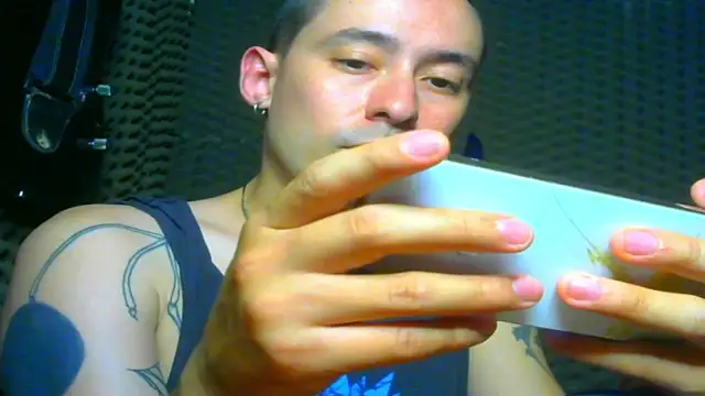 Snapshot of vampireathome chatting on 03.16.25 vampireathome online show from 03.16.25