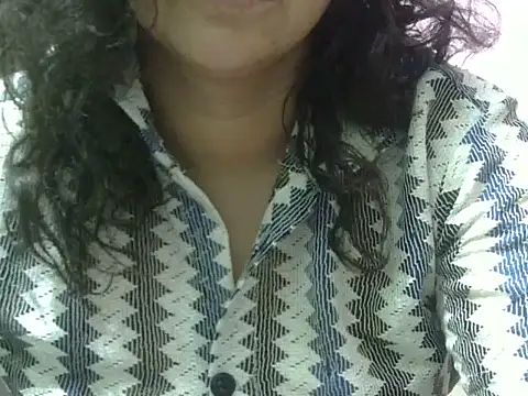 Snapshot of Your_cutiepie_ chatting on 05.13.26 Your cutiepie online show from 05.13.26