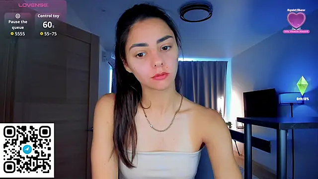 Snapshot of EmiliaZen chatting on 09.11.25 EmiliaZen online show from 09.11.25