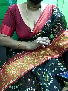 Snapshot of niiveditha chatting on 11.09.25 niiveditha online show from 11.09.25