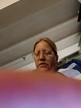 NoLubricantNeeded online show from 10.08.25