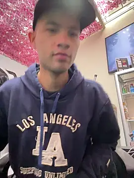 Snapshot of Twink_X chatting on 02.09.25 Twink X online show from 02.09.25