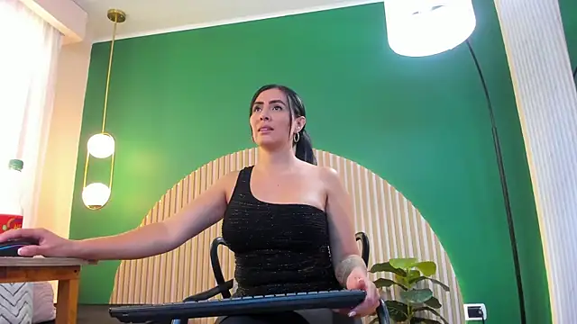 scarlet edwars online show from 01.14.26