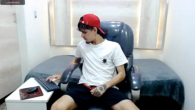 Dirty Kingg online show from 02.11.25