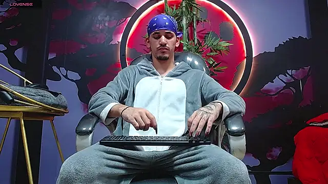 Dirty Kingg online show from 11.11.25