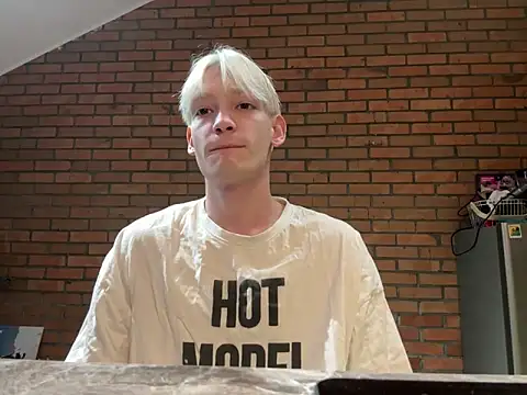 Julian wins online show from 02.07.25