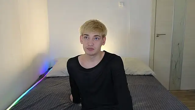 Julian wins online show from 04.23.26