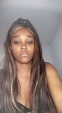 Snapshot of moree_Queen chatting on 02.15.25 moree Queen online show from 02.15.25