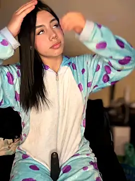 Laura-Khalifa online show from 03.21.26