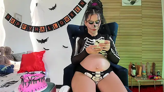 Abbiee 8 online show from 10.31.25