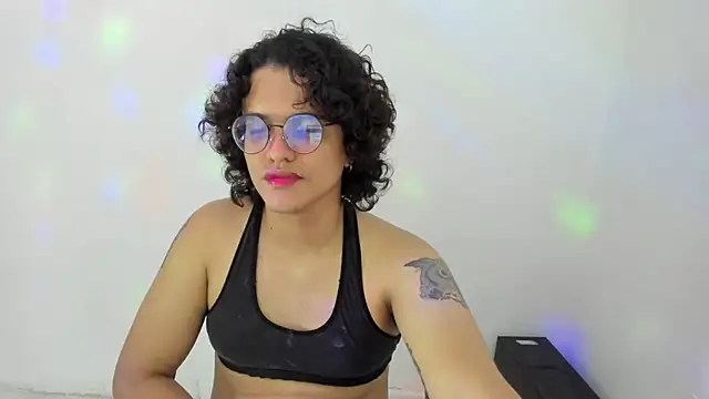 Snapshot of Diane_blossom chatting on 10.31.25 Diane blossom online show from 10.31.25