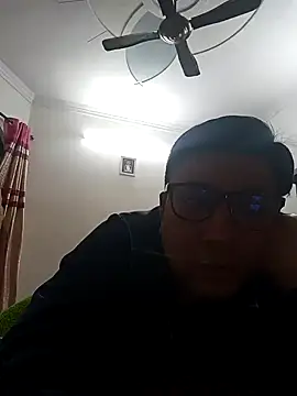 innocentboy1987 online show from 03.04.25