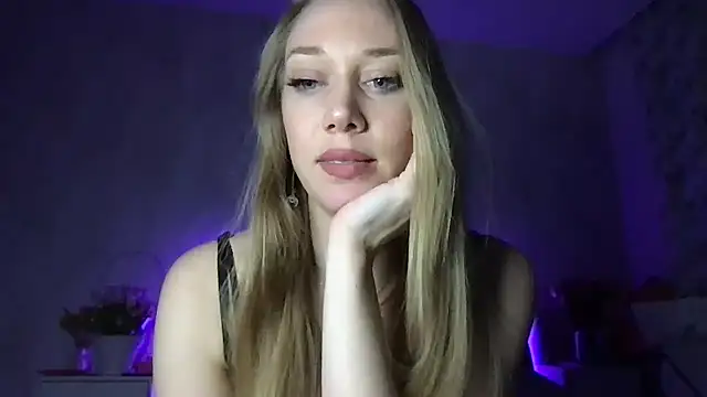 Snapshot of Engel_13 chatting on 03.11.25 Engel 13 online show from 03.11.25