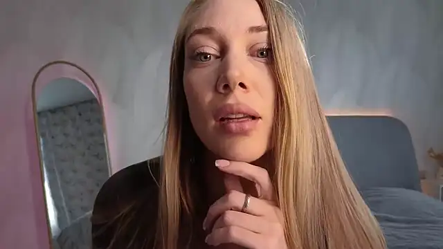 Snapshot of Engel_13 chatting on 09.19.25 Engel 13 online show from 09.19.25