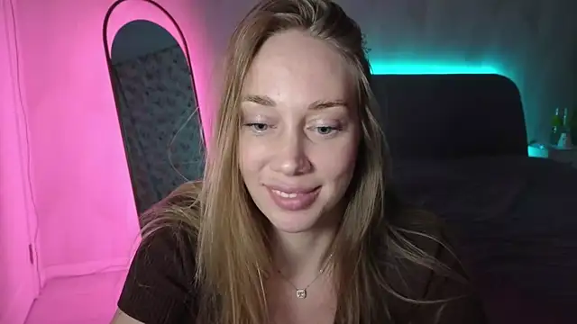 Snapshot of Engel_13 chatting on 11.20.25 Engel 13 online show from 11.20.25