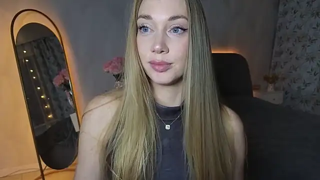 Snapshot of Engel_13 chatting on 12.03.25 Engel 13 online show from 12.03.25