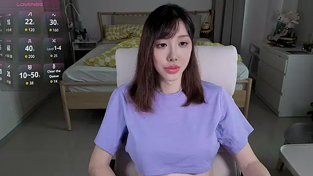 Snapshot of joycemilka chatting on 10.30.25 joycemilka online show from 10.30.25