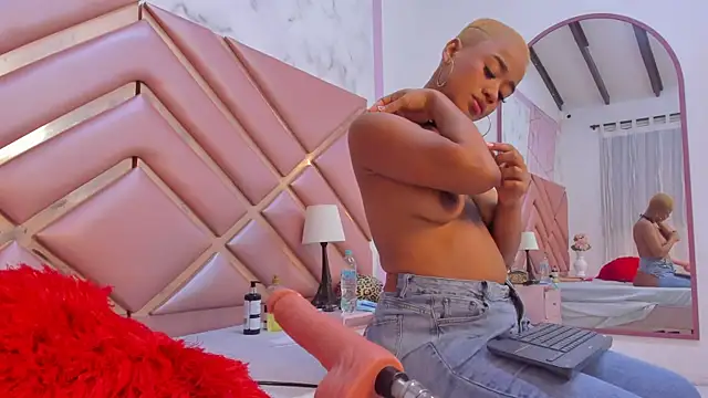 Snapshot of AgathaBladee chatting on 11.16.25 AgathaBladee online show from 11.16.25