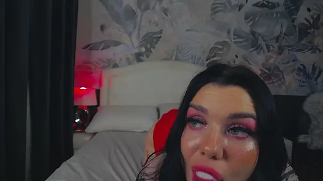 Snapshot of MaeveMoon chatting on 02.19.26 MaeveMoon online show from 02.19.26