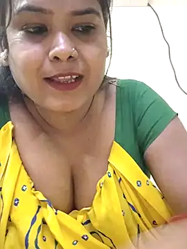 Snapshot of BOLDBEAUTY09 chatting on 02.18.25 BOLDBEAUTY09 online show from 02.18.25