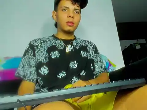 Snapshot of Alessandro_1610 chatting on 09.19.25 Alessandro 1610 online show from 09.19.25