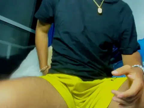 Snapshot of Alessandro_1610 chatting on 09.25.25 Alessandro 1610 online show from 09.25.25