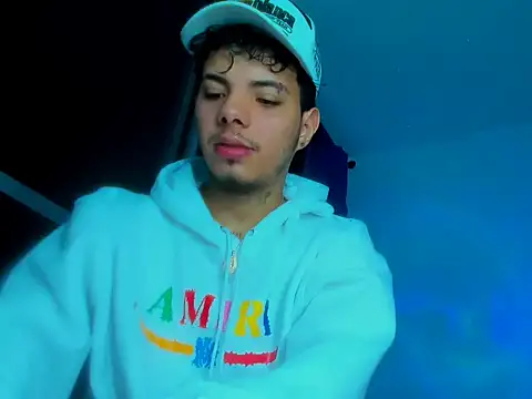 Snapshot of Alessandro_1610 chatting on 09.30.25 Alessandro 1610 online show from 09.30.25