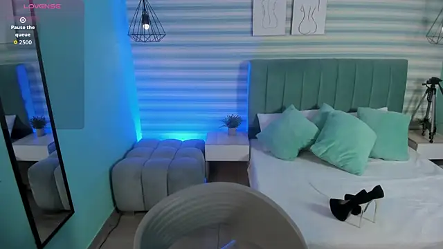 Snapshot of abby_apple chatting on 10.02.25 abby apple online show from 10.02.25