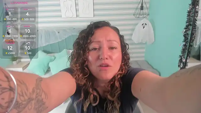 Snapshot of abby_apple chatting on 10.28.25 abby apple online show from 10.28.25