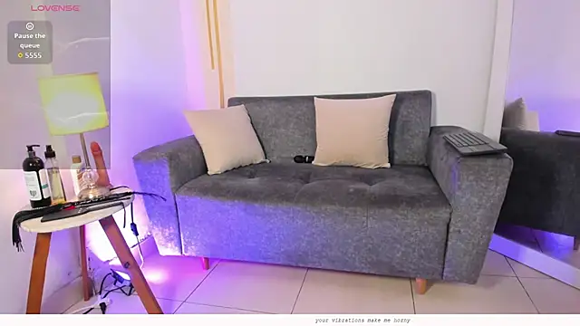 Emylyjonhs online show from 03.04.26