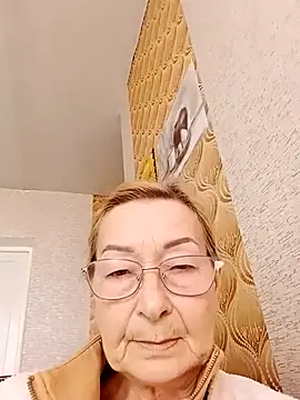 Snapshot of SophiaSky6037 chatting on 02.17.25 SophiaSky6037 online show from 02.17.25