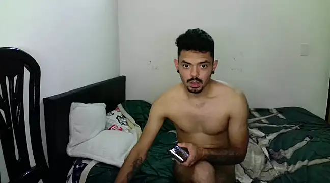 Snapshot of chocolatino16 chatting on 02.12.25 chocolatino16 online show from 02.12.25