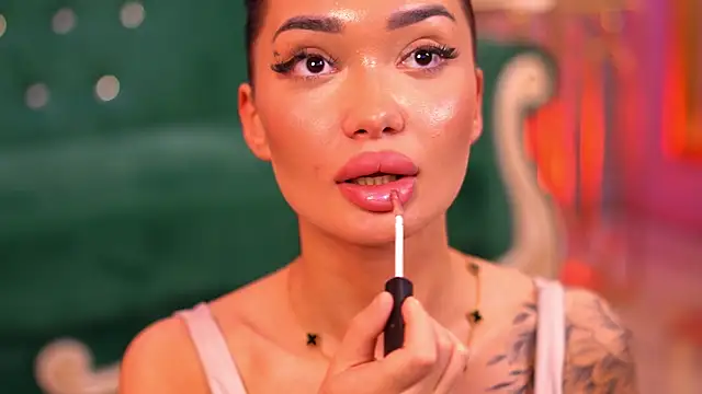 Snapshot of SashaFerrera chatting on 02.21.25 SashaFerrera online show from 02.21.25