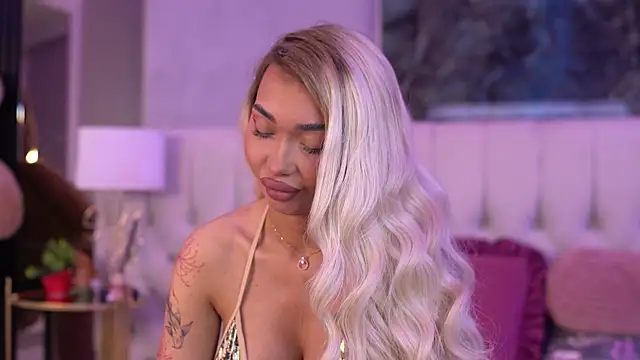 Snapshot of SashaFerrera chatting on 09.16.25 SashaFerrera online show from 09.16.25