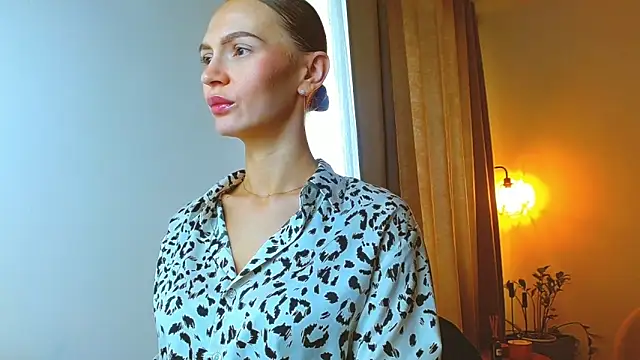 Snapshot of Lady_Sunshine_ chatting on 05.19.26 Lady Sunshine online show from 05.19.26