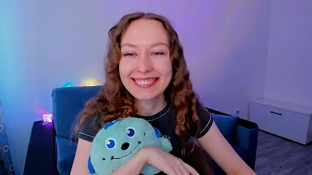 Snapshot of marilinaal chatting on 02.18.25 marilinaal online show from 02.18.25