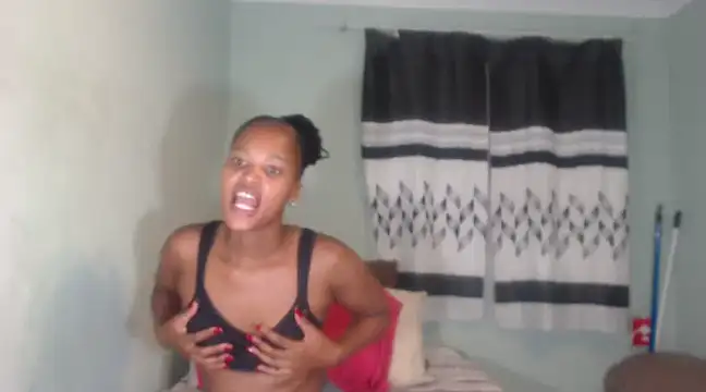 Snapshot of PrettyNyashX chatting on 02.12.25 PrettyNyashX online show from 02.12.25