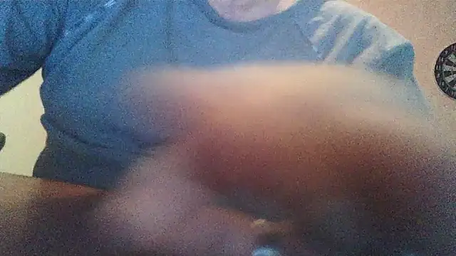 Snapshot of lanata chatting on 11.12.25 lanata online show from 11.12.25