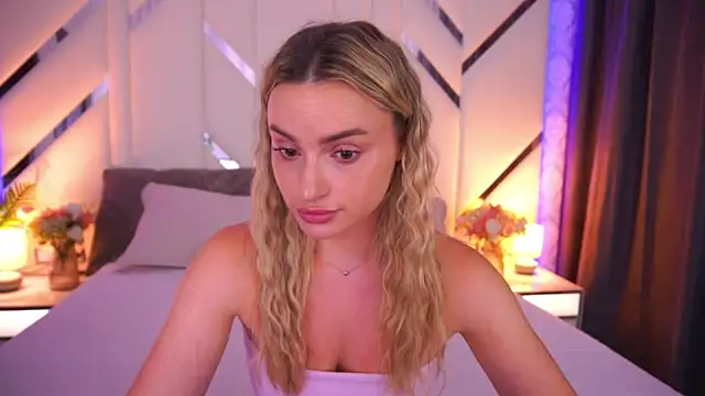 LindsieGreyy online show from 07.18.26
