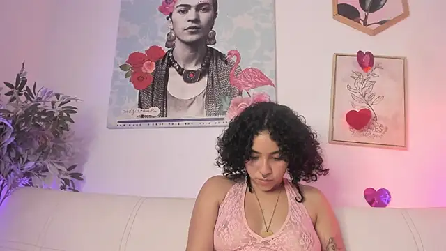 Snapshot of Dhalila_ chatting on 02.25.25 Dhalila online show from 02.25.25