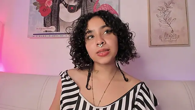 Snapshot of Dhalila_ chatting on 03.05.25 Dhalila online show from 03.05.25