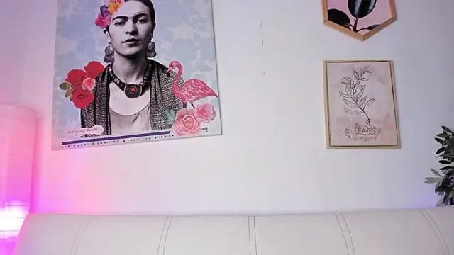 Snapshot of Dhalila_ chatting on 03.21.25 Dhalila online show from 03.21.25