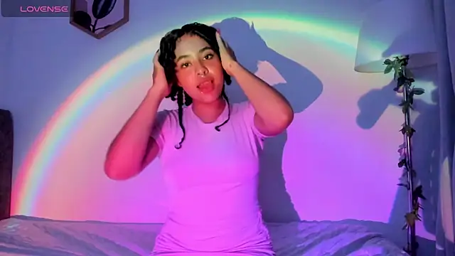 Snapshot of Dhalila_ chatting on 10.10.25 Dhalila online show from 10.10.25