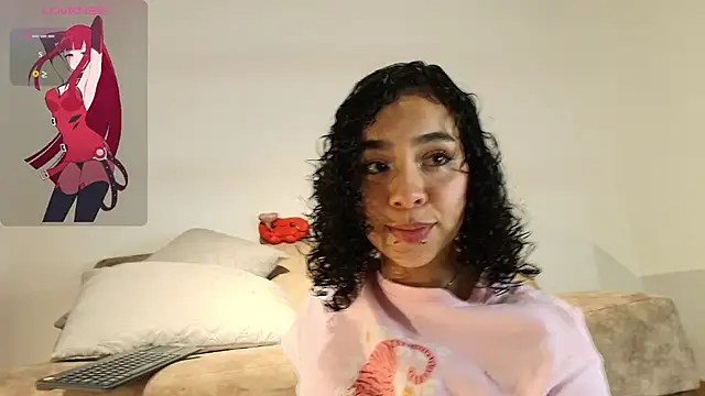 Snapshot of Dhalila_ chatting on 07.26.26 Dhalila online show from 07.26.26