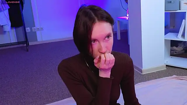 Snapshot of JoYung chatting on 12.02.25 JoYung online show from 12.02.25