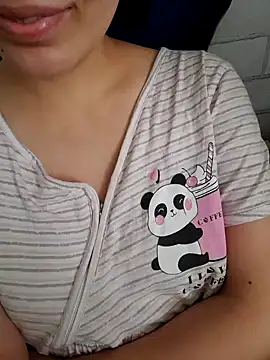 Snapshot of Emily_homegirl chatting on 02.11.25 Emily homegirl online show from 02.11.25