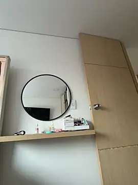 Snapshot of KarolVega- chatting on 11.11.25 KarolVega- online show from 11.11.25